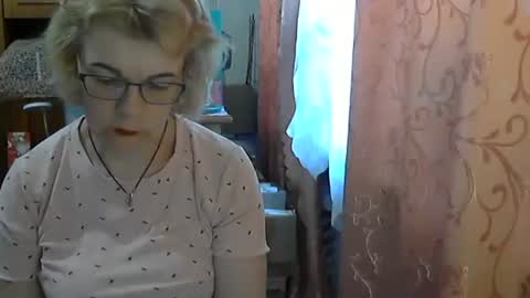 Olivia Mia online show from 8, 5, 2026