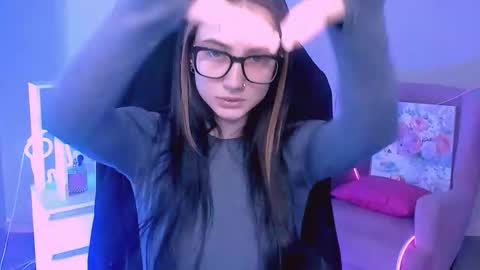 olivia_norton_ online show from 9, 9, 2025