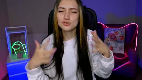 olivia_norton_ online show from 4, 11, 2025