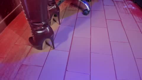   online show from 21, 2, 2025