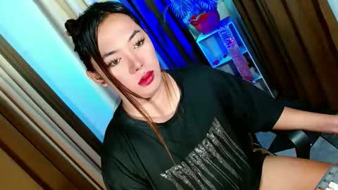 Snapshot of olivia_the_temptress27 chatting on 11, 10, 2025 Miss OLIVIA online show from 11, 10, 2025