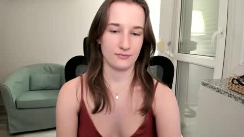 Snapshot of oliviaaa2003 chatting on 6, 12, 2024 Oliwiaa2004 online show from 6, 12, 2024