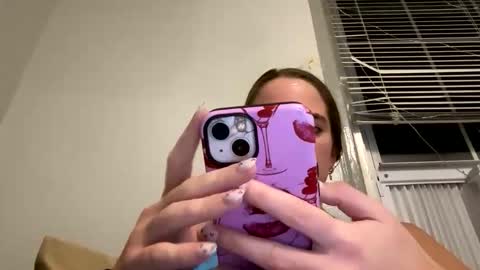 oliviaaraee online show from 5, 2, 2026