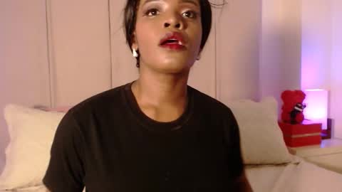 Snapshot of oliviabeneett chatting on 1, 2, 2025 My name is olivia but can you call me Oli online show from 1, 2, 2025