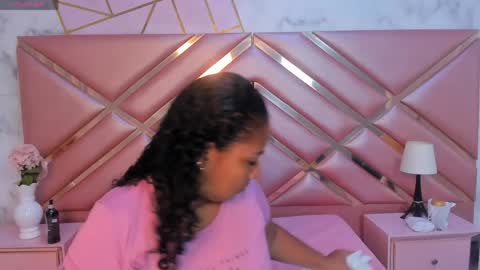 Snapshot of oliviaburningmilf chatting on 8, 6, 2026 Olivia Burning online show from 8, 6, 2026