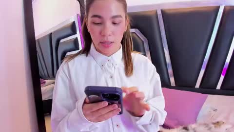 Snapshot of oliviacameron chatting on 28, 2, 2025 OLIV online show from 28, 2, 2025