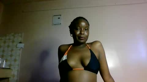 Snapshot of oliviah_1 chatting on 13, 10, 2025 oliviah_1 online show from 13, 10, 2025