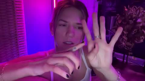 Olivia online show from 28, 1, 2025