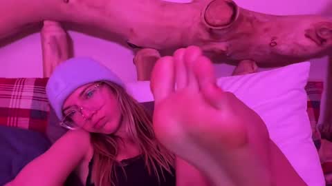 Olivia online show from 25, 2, 2025