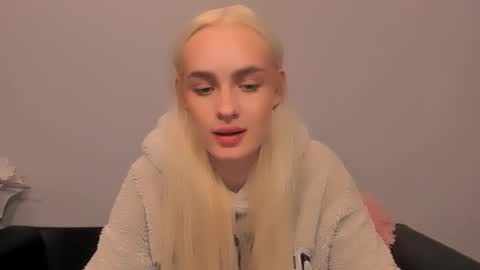 oliviaBeauty online show from 6, 3, 2026