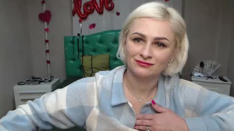 Snapshot of oliviahorst chatting on 12, 3, 2025 OliviaHorst online show from 12, 3, 2025