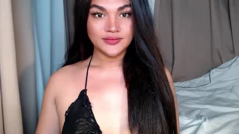 Snapshot of oliviahot22 chatting on 18, 12, 2024 oliviahot22 online show from 18, 12, 2024