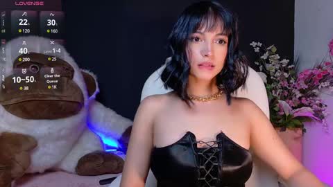 Olivia Mcneill  online show from 31, 1, 2025