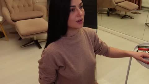 OliviaSway online show from 27, 2, 2025