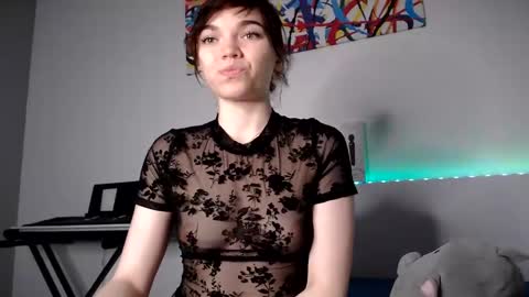 Snapshot of olivka_flower chatting on 7, 12, 2024 Angelina Lina online show from 7, 12, 2024
