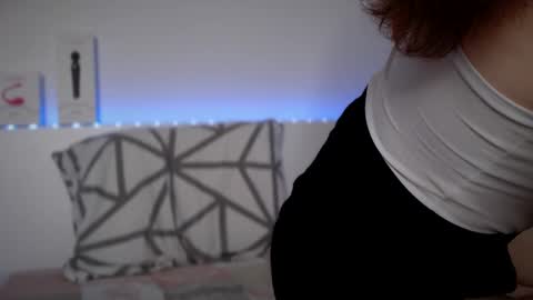 Snapshot of olivka_flower chatting on 30, 1, 2025 Angelina Lina online show from 30, 1, 2025