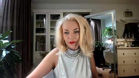 ollalla7 online show from 10, 5, 2026