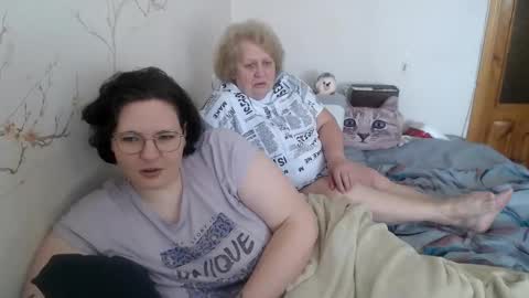Snapshot of olyaandnetty chatting on 17, 2, 2025 OlyaAndNetty online show from 17, 2, 2025