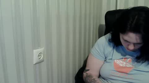 Snapshot of olyaandnetty chatting on 31, 10, 2025 OlyaAndNetty online show from 31, 10, 2025