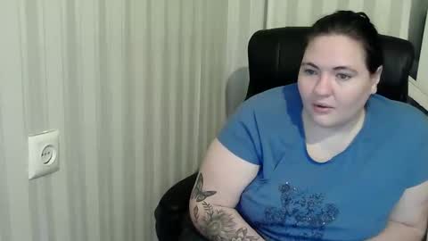 Snapshot of olyaandnetty chatting on 7, 11, 2025 OlyaAndNetty online show from 7, 11, 2025
