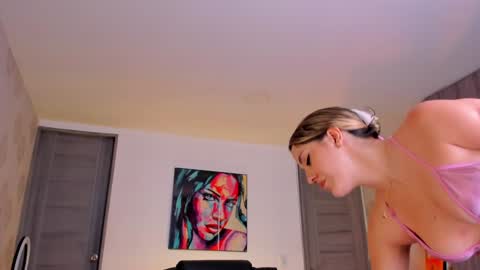 Snapshot of omstudio1994 chatting on 5, 12, 2024 Martina Ricci online show from 5, 12, 2024