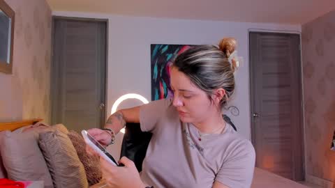 Snapshot of omstudio1994 chatting on 18, 12, 2024 Martina Ricci online show from 18, 12, 2024