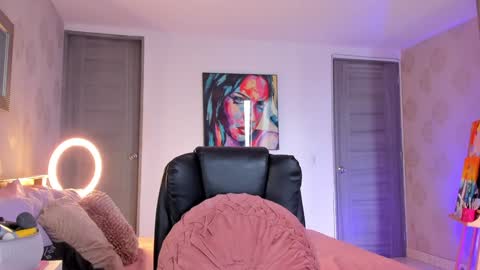 Snapshot of omstudio1994 chatting on 7, 1, 2025 Martina Ricci online show from 7, 1, 2025