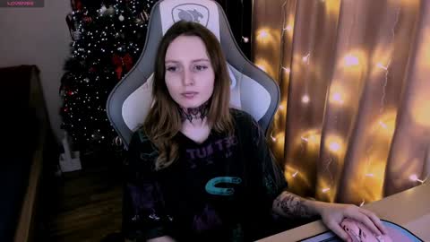 Snapshot of on_yxxx chatting on 28, 12, 2024 on_yxxx online show from 28, 12, 2024