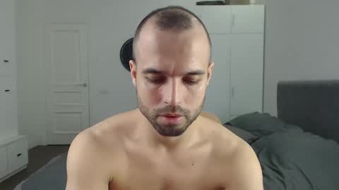 onebestlover online show from 23, 2, 2025