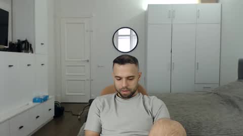 onebestlover online show from 4, 4, 2026