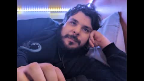 onecrew1 online show from 1, 11, 2025