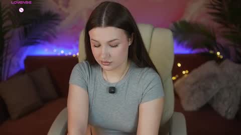 Snapshot of onelaya chatting on 11, 5, 2026 L A Y A online show from 11, 5, 2026