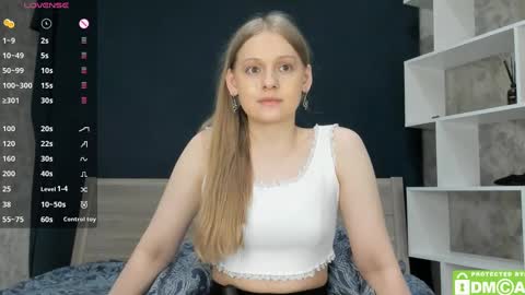 Snapshot of onelovelyalice chatting on 12, 3, 2025 onelovelyalice online show from 12, 3, 2025