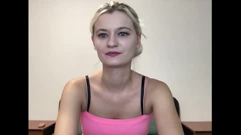 Snapshot of onika_cox chatting on 10, 9, 2025 Onika online show from 10, 9, 2025