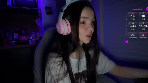 Snapshot of online_may chatting on 1, 2, 2026 May I am your cute succubus online show from 1, 2, 2026