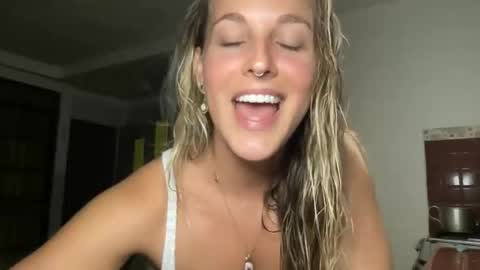 Snapshot of onyx_unleashed chatting on 21, 10, 2025 onyx_unleashed online show from 21, 10, 2025