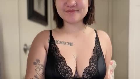 Miss Girly online show from 16, 3, 2026