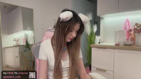 Snapshot of oops_my_english chatting on 18, 4, 2026 Nancy online show from 18, 4, 2026