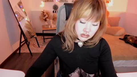 Snapshot of opalnova23 chatting on 27, 4, 2026 Nova online show from 27, 4, 2026