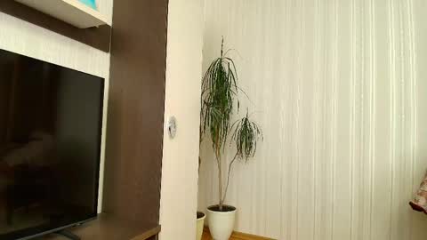 ophelia blue online show from 16, 4, 2026