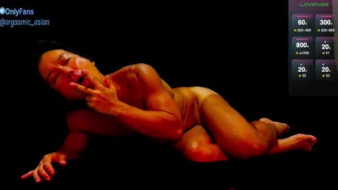 Snapshot of orgasmic_asian chatting on 1, 3, 2025 Orgasmic Asian online show from 1, 3, 2025