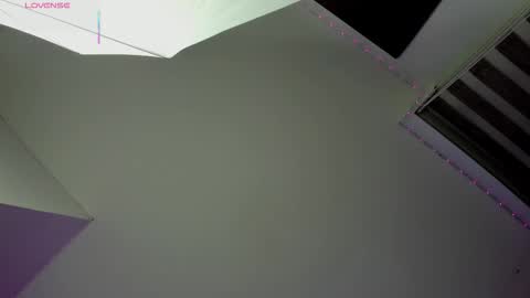 Miss Guzman  online show from 22, 12, 2025