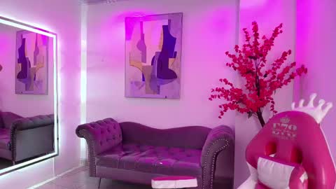 Snapshot of oriana_wood chatting on 9, 6, 2026 Oriana online show from 9, 6, 2026