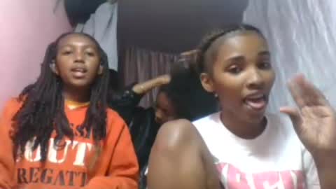 Snapshot of orianie064 chatting on 3, 8, 2026 orianie064 online show from 3, 8, 2026