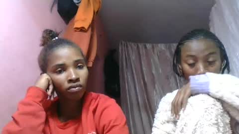 Snapshot of orianie064 chatting on 7, 8, 2026 orianie064 online show from 7, 8, 2026