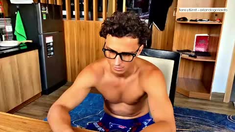 Snapshot of orlando__bloom chatting on 18, 5, 2026 Fansly and Instagram - online show from 18, 5, 2026