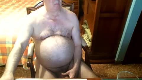 Snapshot of oscarw chatting on 25, 4, 2026 Oscar online show from 25, 4, 2026