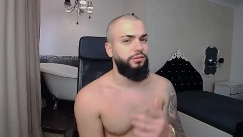 Snapshot of oscarwills chatting on 20, 5, 2026 OscarWills online show from 20, 5, 2026