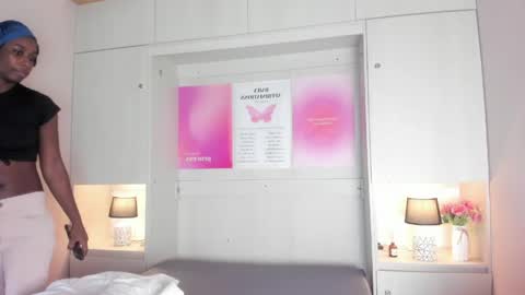 oshun_444 online show from 10, 4, 2026