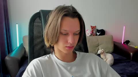 Ostin online show from 10, 4, 2026